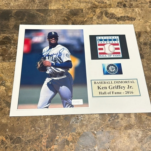 Ken Griffey Jr. MLB Original Autographed Photos - Picture 1 of 1